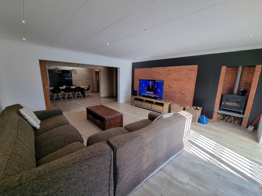 To Let 4 Bedroom Property for Rent in Panorama Free State